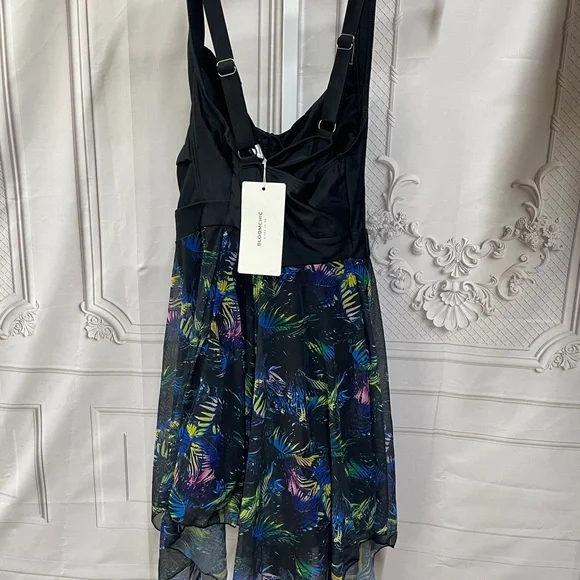 BloomChic Black Swim Dress with Tropical Accents 18/20 - Picture 11 of 13